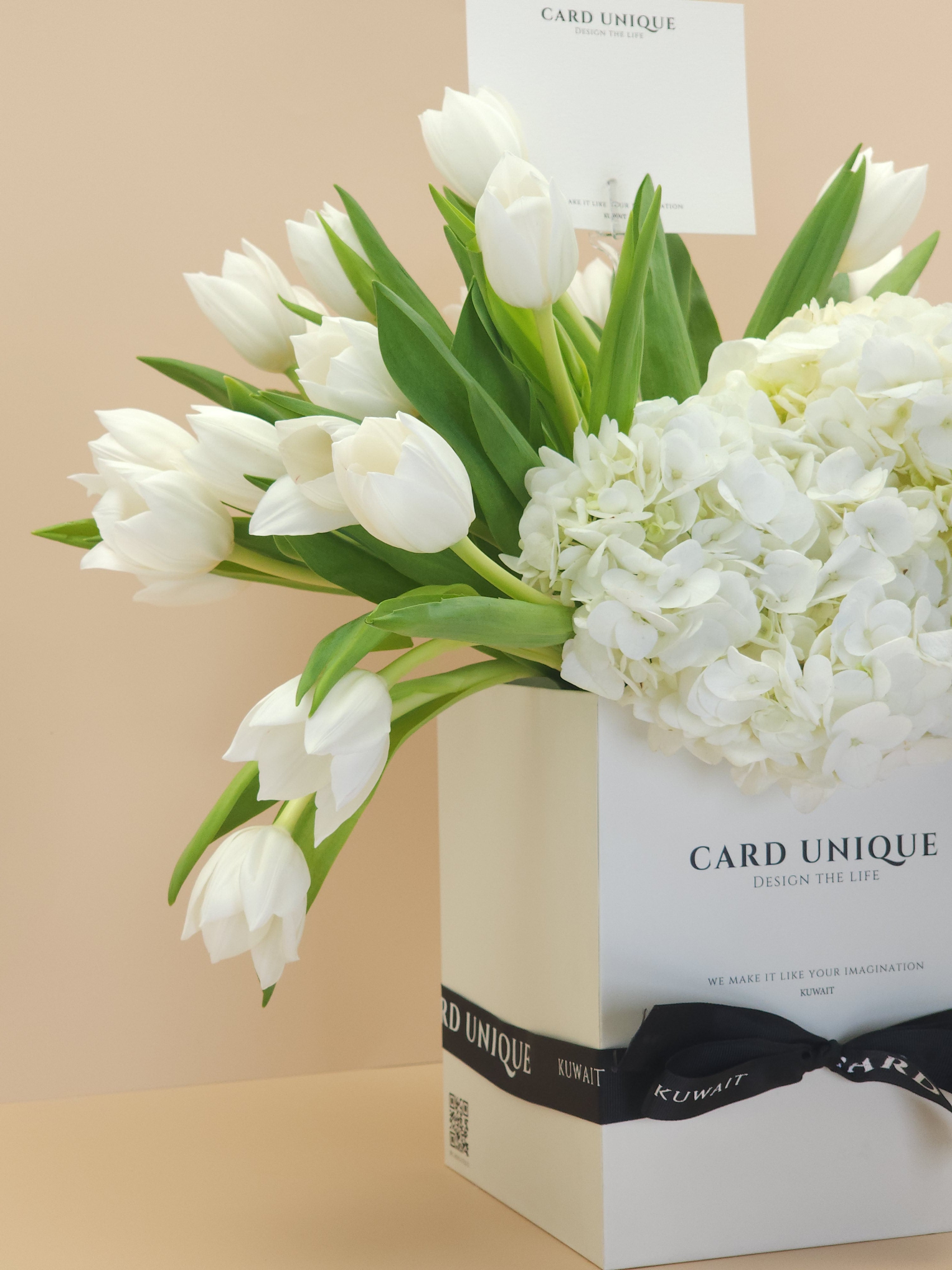 بوكس باقة ورد توليب و هيدرينجا